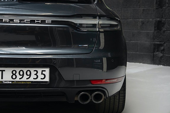 Porsche Macan 5 of 30