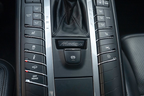 Porsche Macan 24 of 30