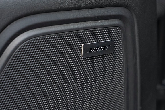Porsche Macan 12 of 30