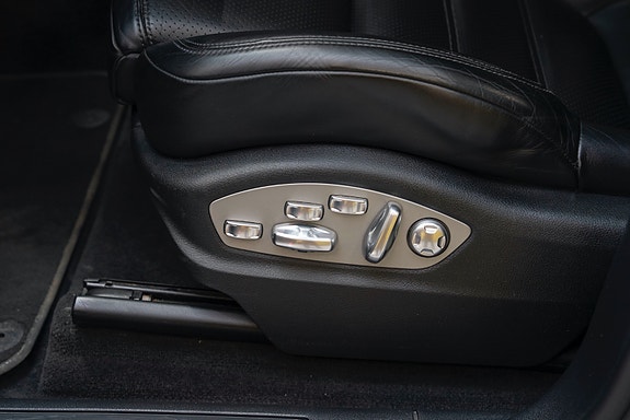 Porsche Macan 13 of 30