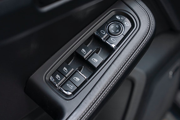 Porsche Macan 11 of 30