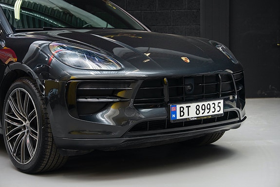 Porsche Macan 2 of 30