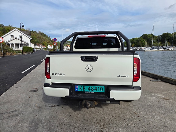 Mercedes-Benz X250 d 9 of 26