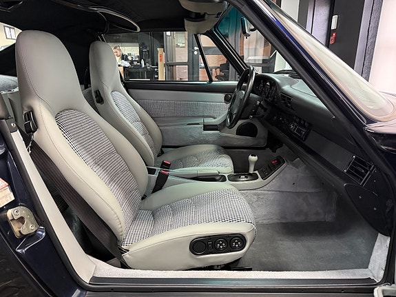 Porsche 911 17 of 27