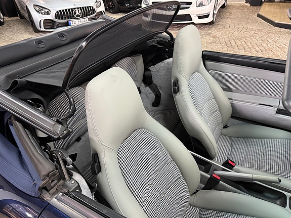 Porsche 911 14 of 27