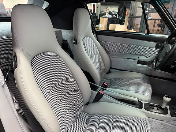 Porsche 911 18 of 27