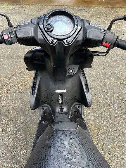 Yamaha 50 Aerox 8 of 9