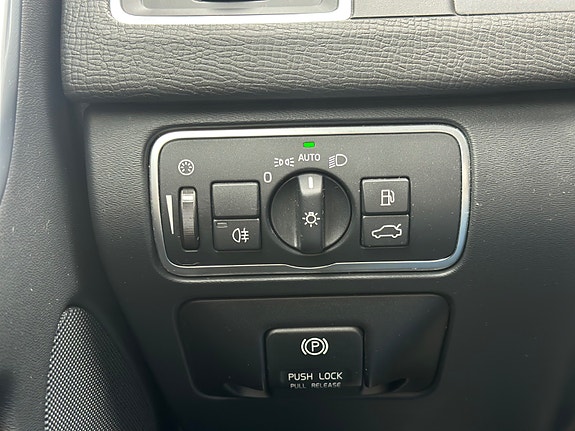 Volvo XC60 30 of 30