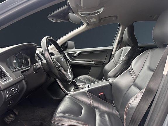 Volvo XC60 10 of 30