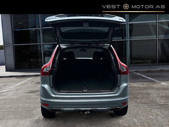 Volvo XC60 8 of 30