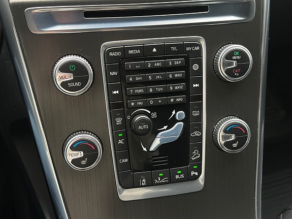 Volvo XC60 21 of 30