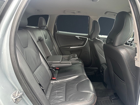 Volvo XC60 17 of 30