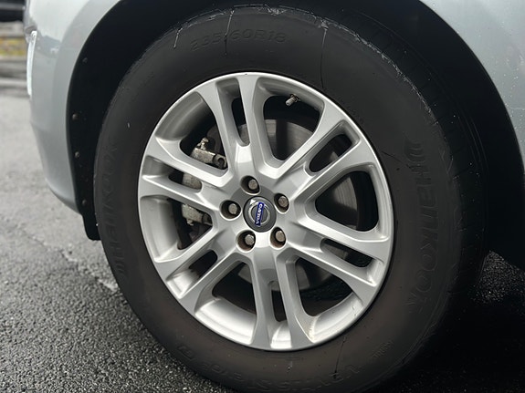 Volvo XC60 6 of 30