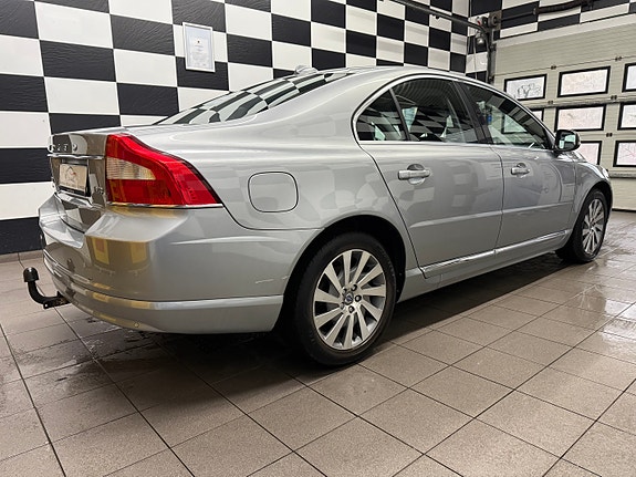 Volvo S80 7 of 30