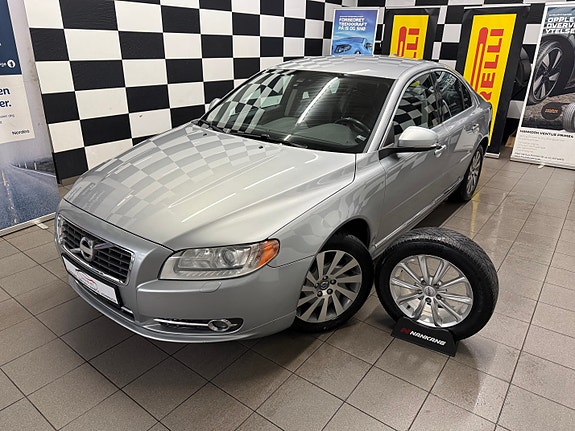 Volvo S80 2 of 30