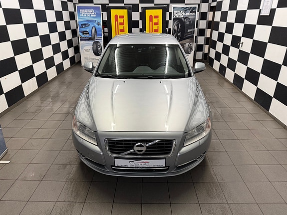 Volvo S80 4 of 30