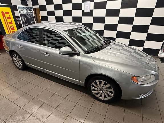 Volvo S80 6 of 30
