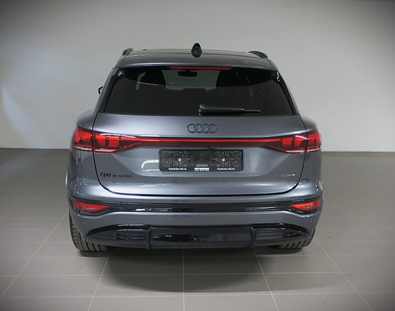 Audi Q6 e-tron 6 of 14