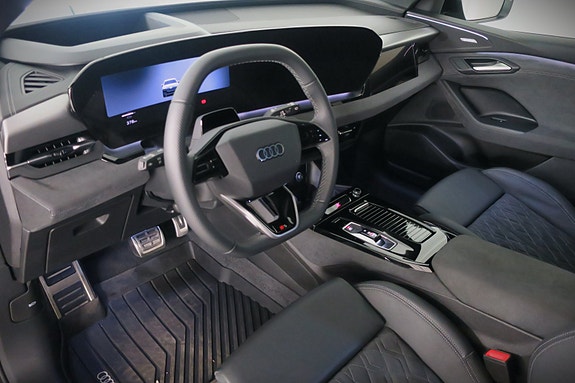 Audi Q6 e-tron 8 of 14