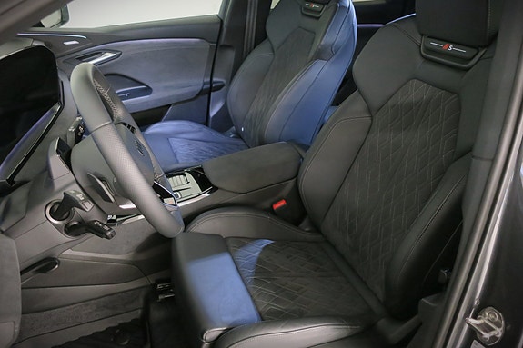 Audi Q6 e-tron 7 of 14