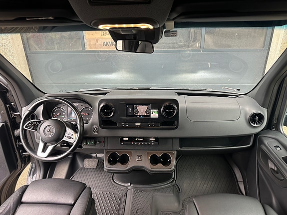 Mercedes-Benz Sprinter 5 of 13