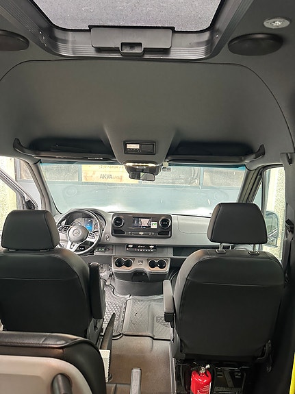 Mercedes-Benz Sprinter 6 of 13