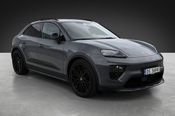Porsche Macan 3 of 28