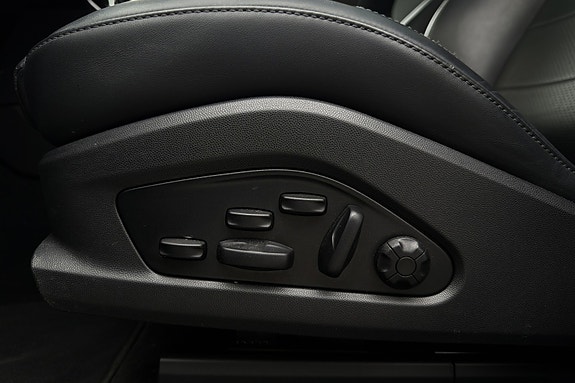 Porsche Macan 18 of 28