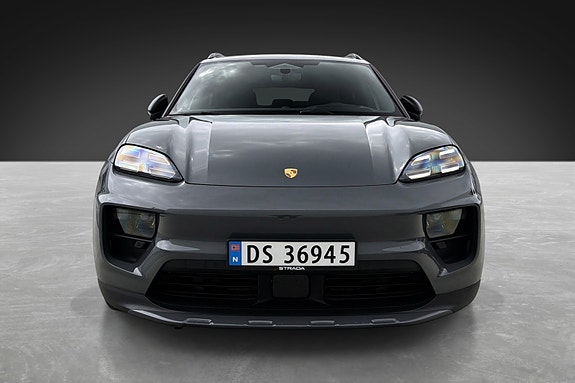 Porsche Macan 2 of 28