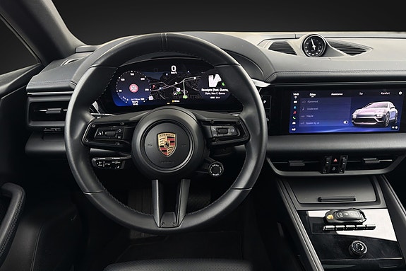 Porsche Macan 12 of 28