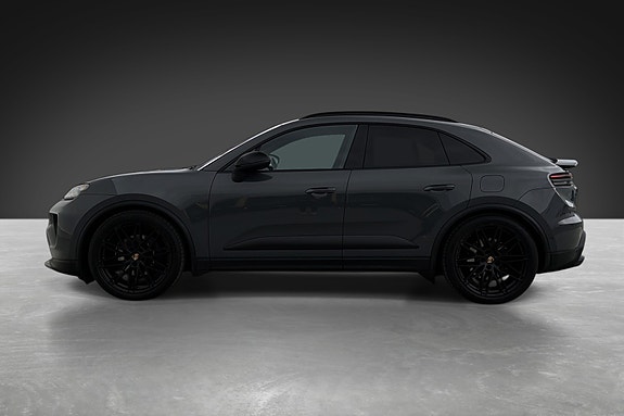 Porsche Macan 8 of 28