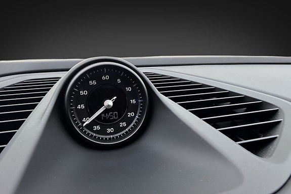 Porsche Macan 24 of 28