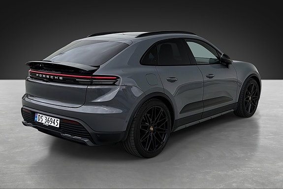Porsche Macan 5 of 28