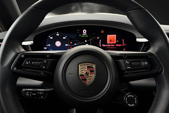Porsche Macan 15 of 28