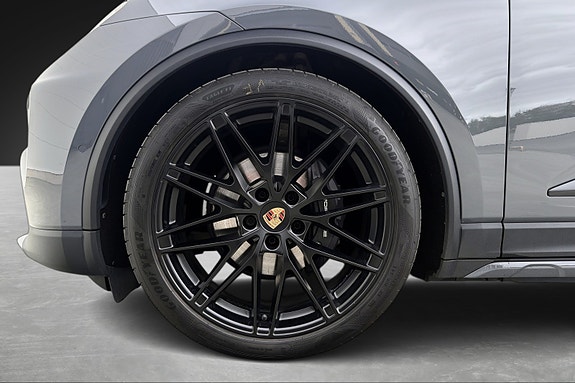 Porsche Macan 27 of 28