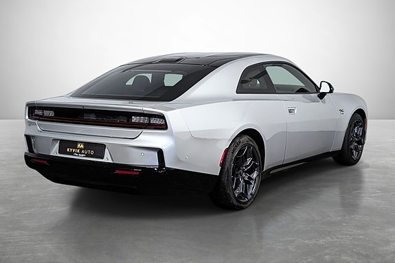 Dodge Charger 8 of 24