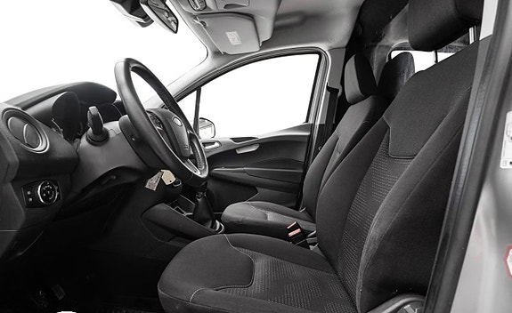 Ford Transit Courier 7 of 16