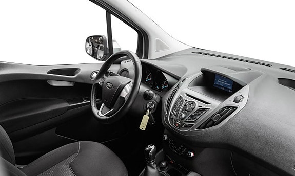 Ford Transit Courier 16 of 16