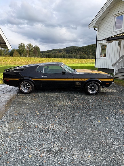 Ford Mustang 3 of 11