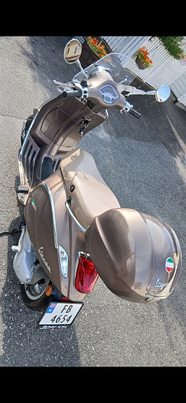 Vespa Primavera 50 4 of 15