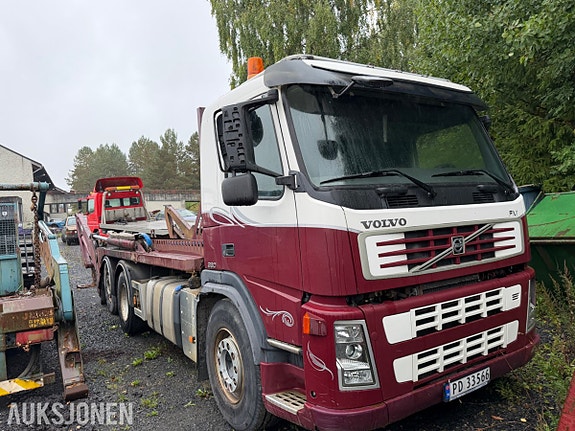 Volvo FM330 3 of 30
