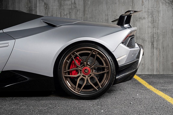 Lamborghini Huracan Spyder 19 of 30