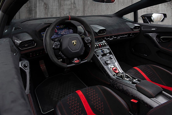 Lamborghini Huracan Spyder 24 of 30