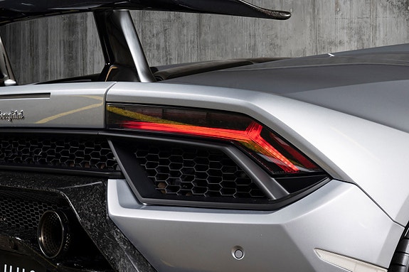 Lamborghini Huracan Spyder 8 of 30
