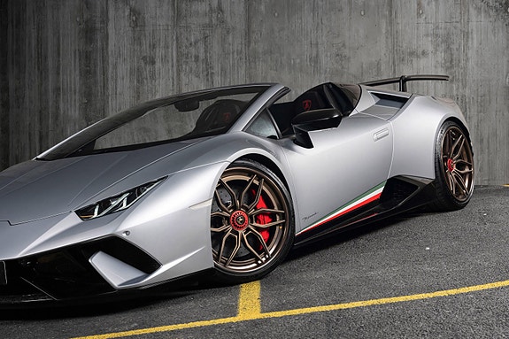Lamborghini Huracan Spyder 5 of 30