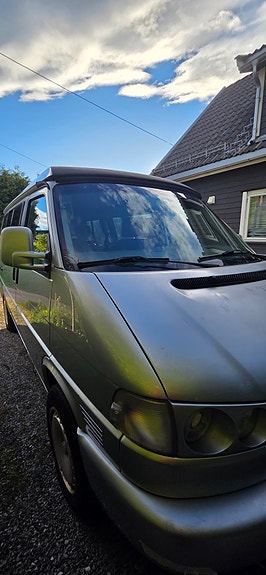 Volkswagen Multivan 4 of 30