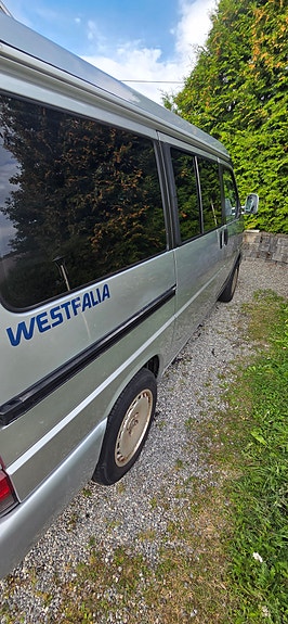Volkswagen Multivan 8 of 30