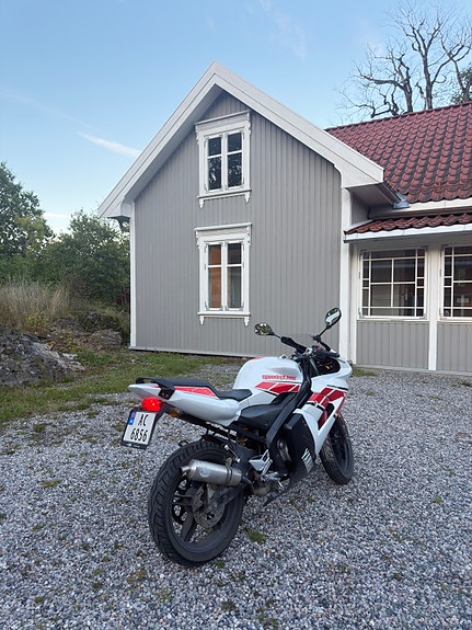 Yamaha TZR 50 4 of 5