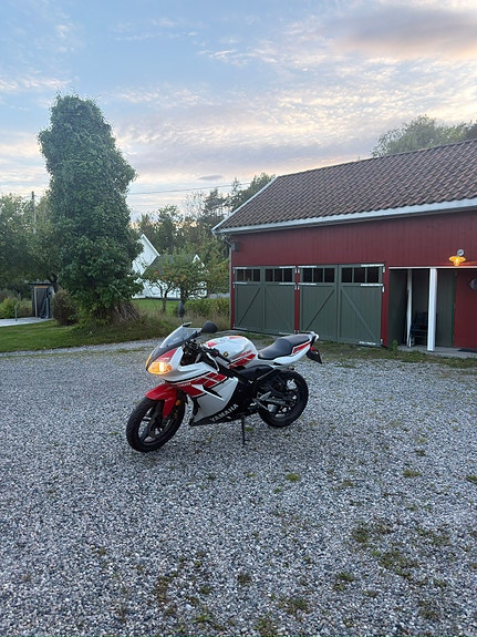 Yamaha TZR 50 2 of 5