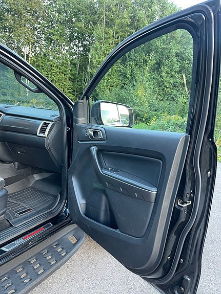 Ford Ranger Raptor 14 of 30